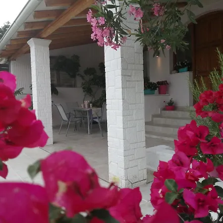 アパート Kiki's *