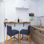 شقة Kiki's